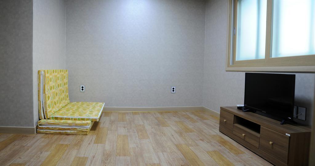 The 1St Andong Hostel ภายนอก รูปภาพ
